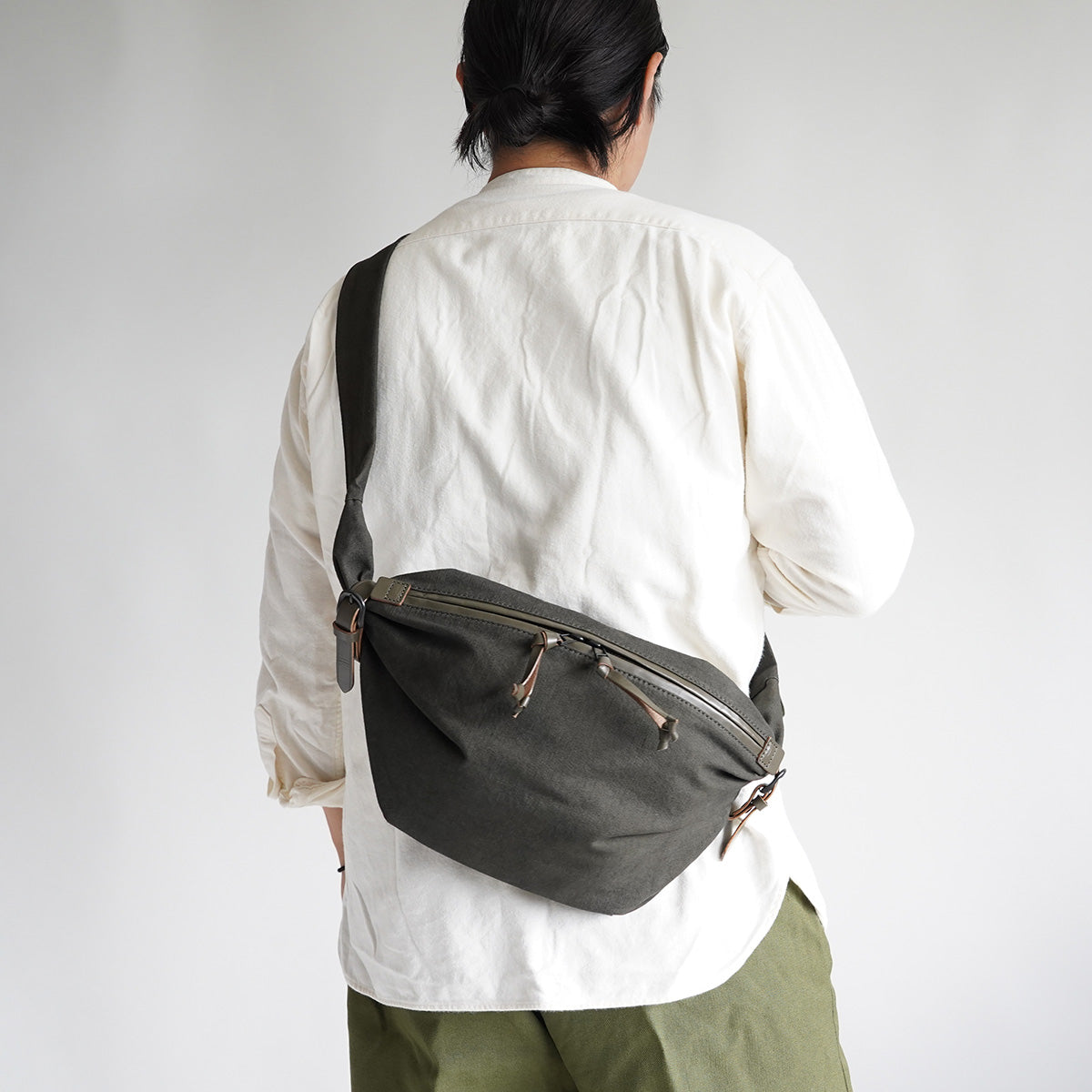 KUROSABI - Black Rust Dye - Sling Bag GRN9600