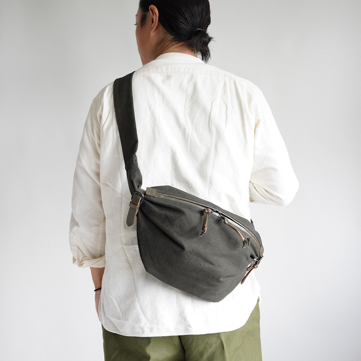 KUROSABI - Black Rust Dye - Sling Bag GRN9600