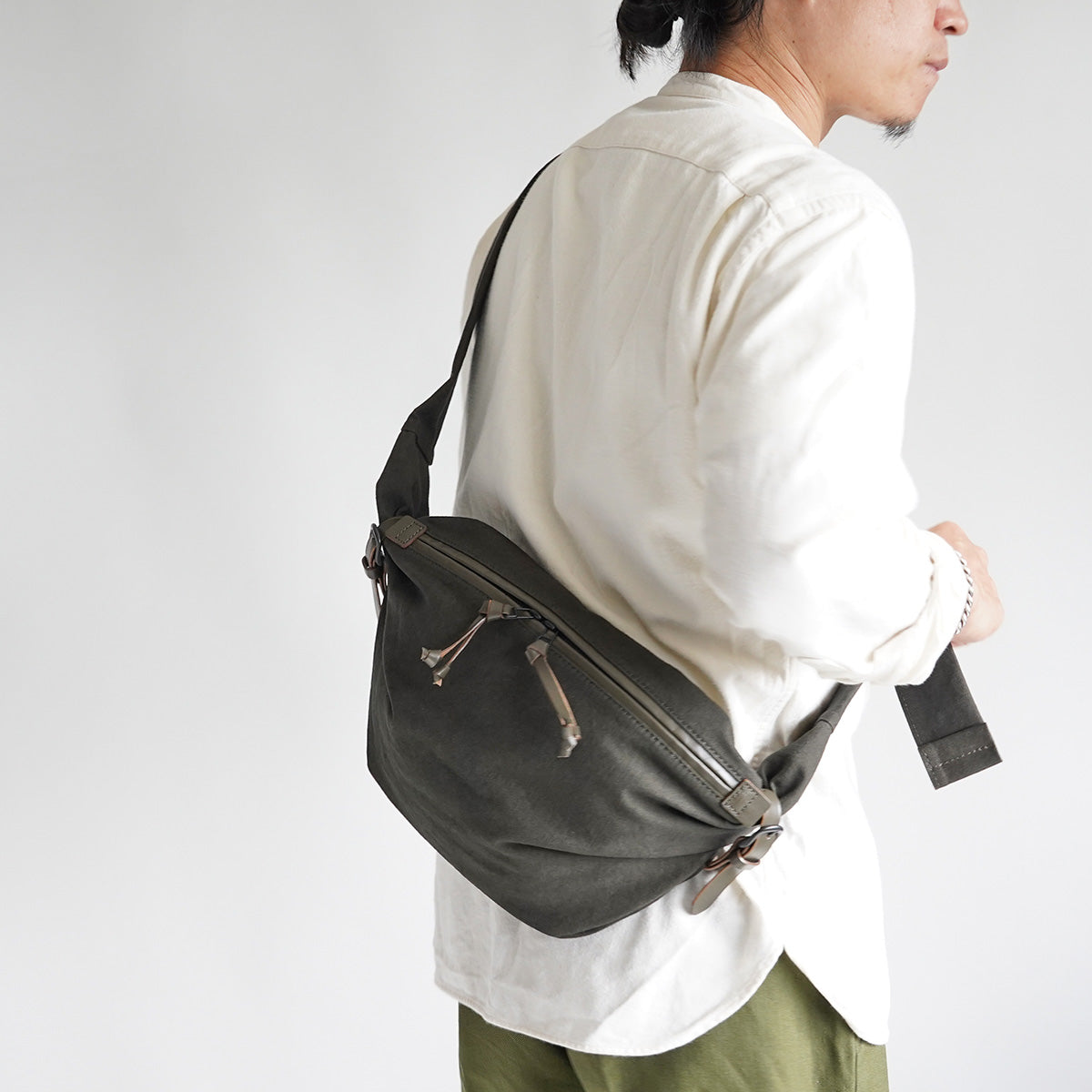 KUROSABI - Black Rust Dye - Sling Bag GRN9600