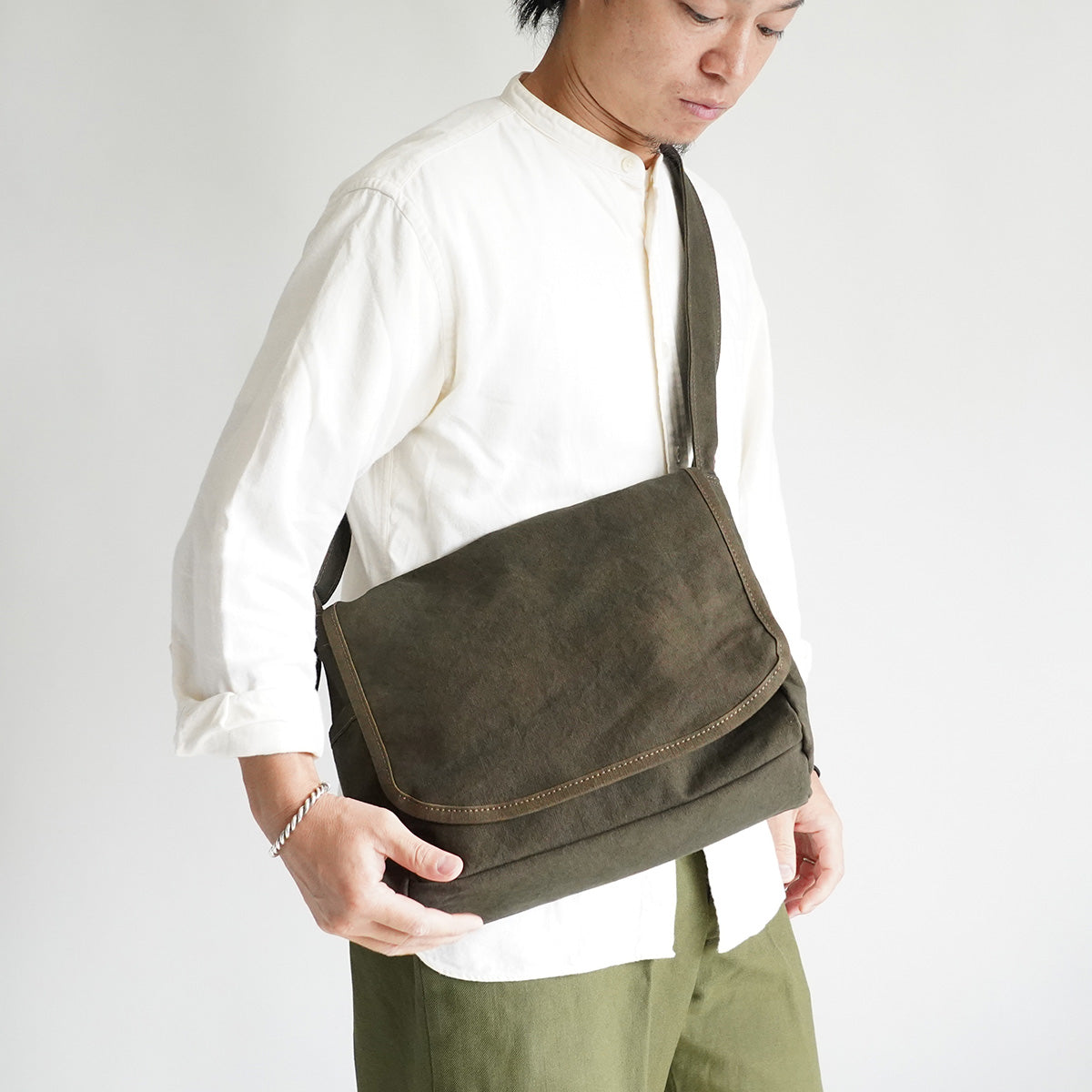 KUROSABI - Black Rust Dye - Flap Shoulder Bag M GRN9601