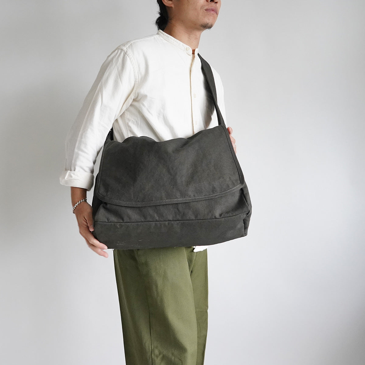 KUROSABI - Black Rust Dye - Flap Shoulder Bag L GRN9602