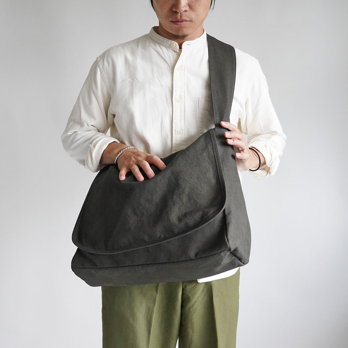 KUROSABI - Black Rust Dye - Flap Shoulder Bag L GRN9602