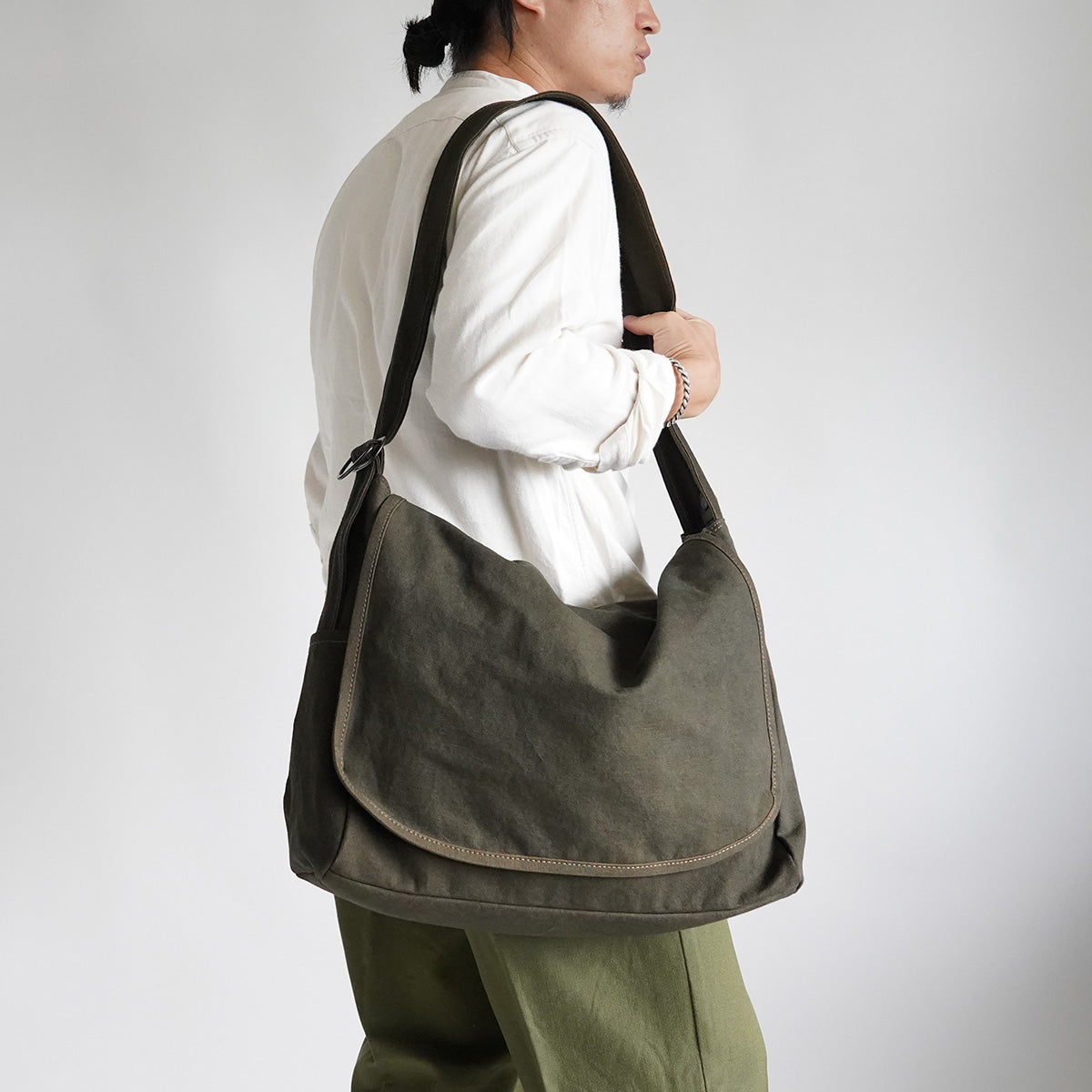 KUROSABI - Black Rust Dye - Flap Shoulder Bag L GRN9602