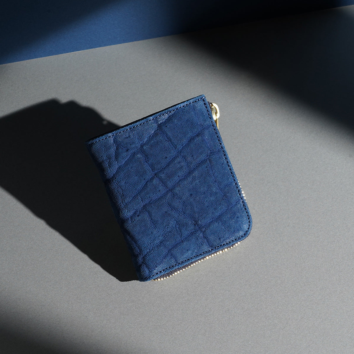 Indigo dyed x elephant leather L-shaped zipper mini half wallet HRD1002