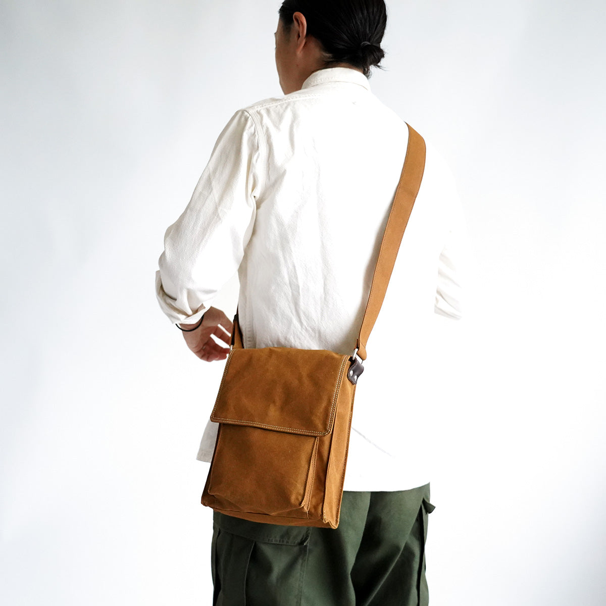 Shelter Duck Shoulder Bag INS601