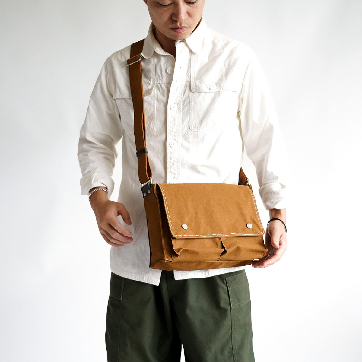 Shelter Duck Horizontal Shoulder Bag (S) INS602