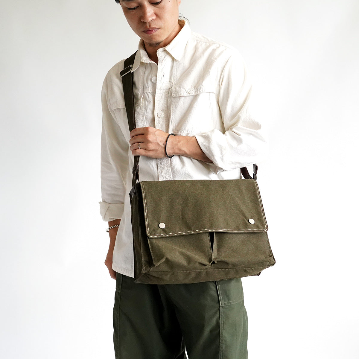 Shelter Duck Horizontal Shoulder Bag (L) INS603