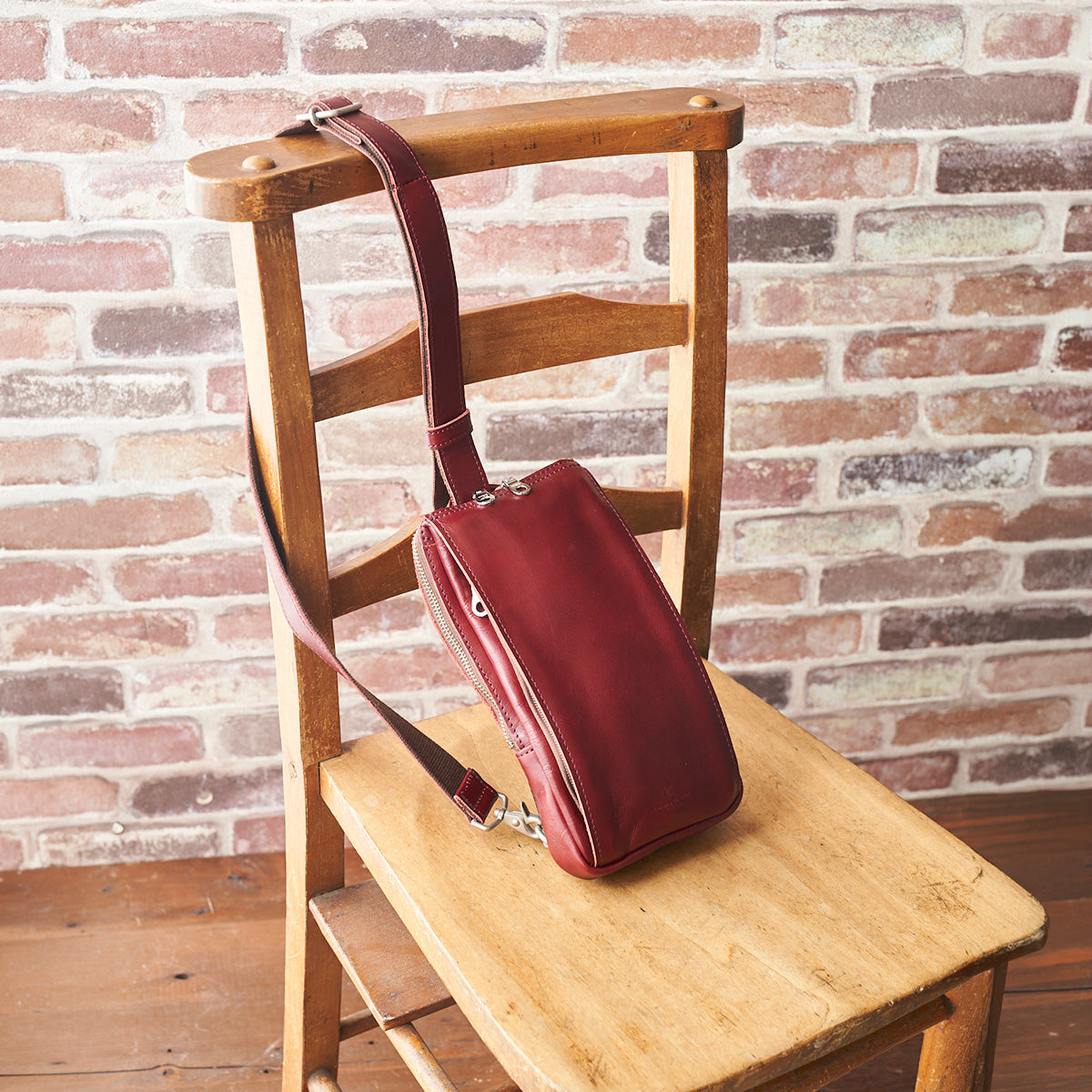 SLANTING -スランティング- タテ型ボディバッグ S KOT1007