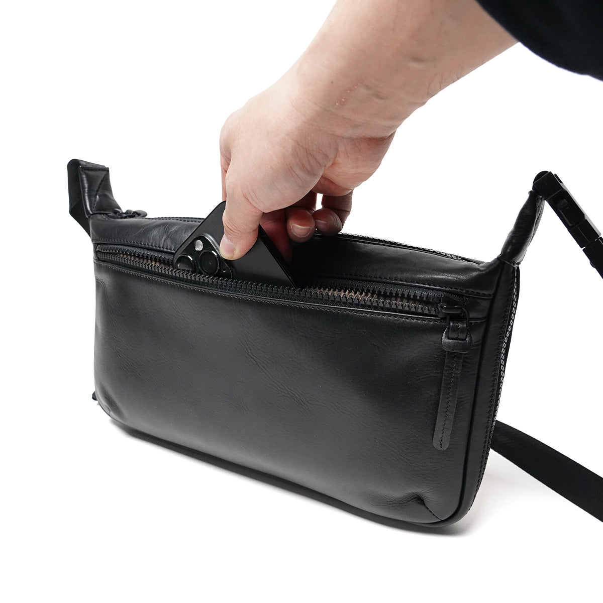 Glossy Expandable Horizontal Shoulder Bag M LZKM1502