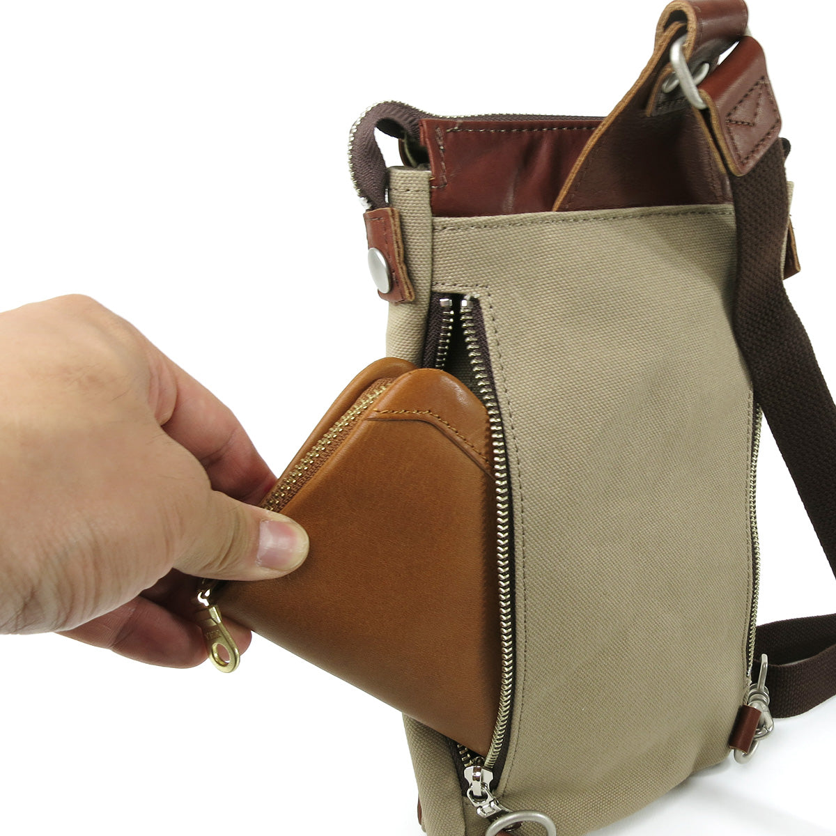 グローブレザー タテ型ボディバッグ YNM210