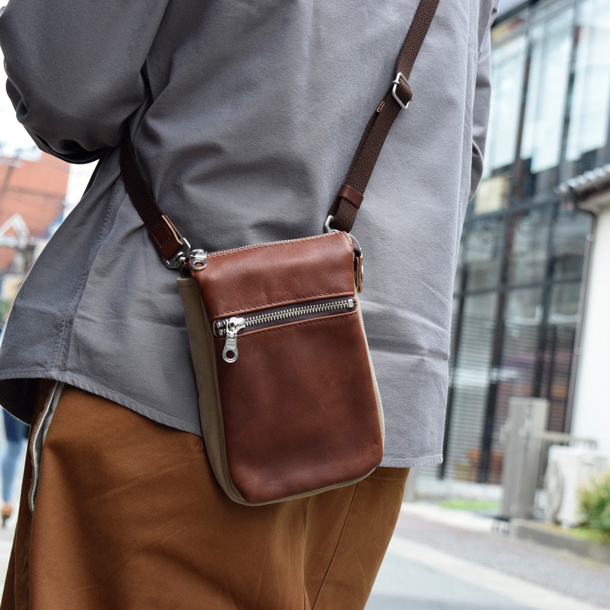 グローブレザー ミニショルダーバッグ YNM224