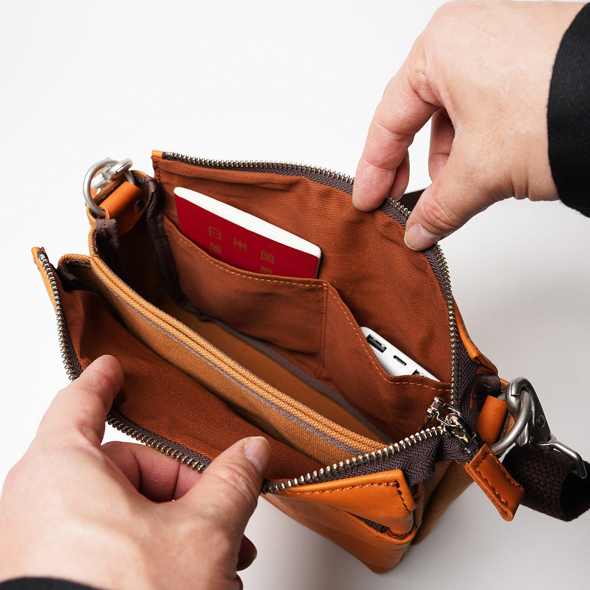 グローブレザー ヨコ型ミニショルダーバッグ YNM233