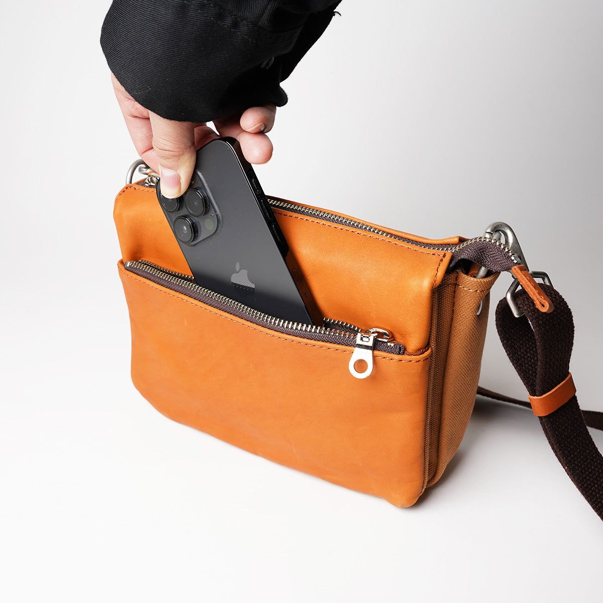 グローブレザー ヨコ型ミニショルダーバッグ YNM233