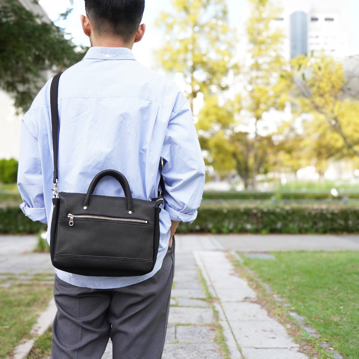 グローブレザー ミニブリーフショルダーバッグ YNM234