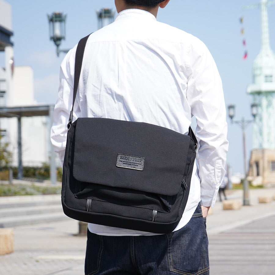 BLACK - Black - Flap shoulder bag YNM419
