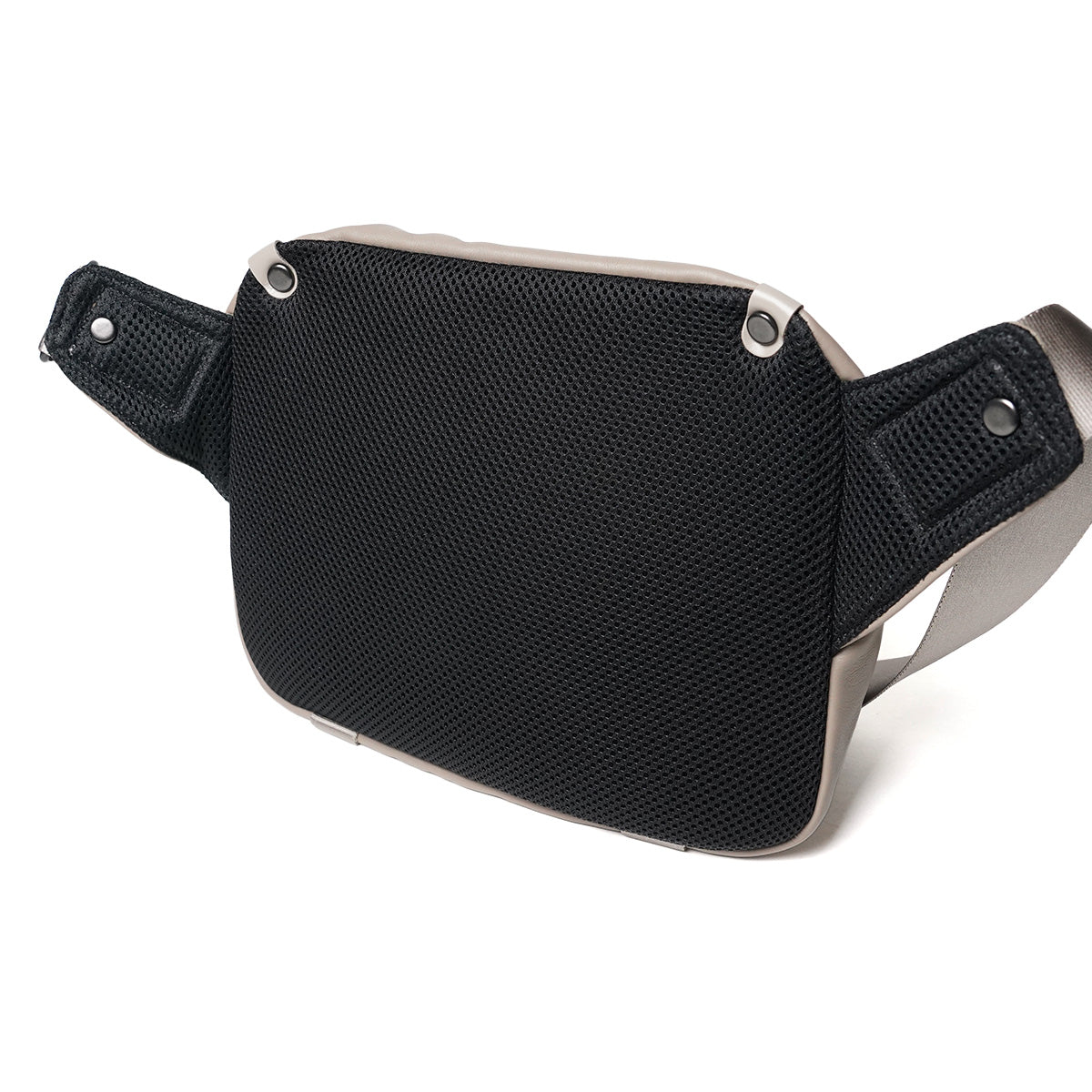 オイルソフトレザー ヨコ型 ボディバッグ YNM990