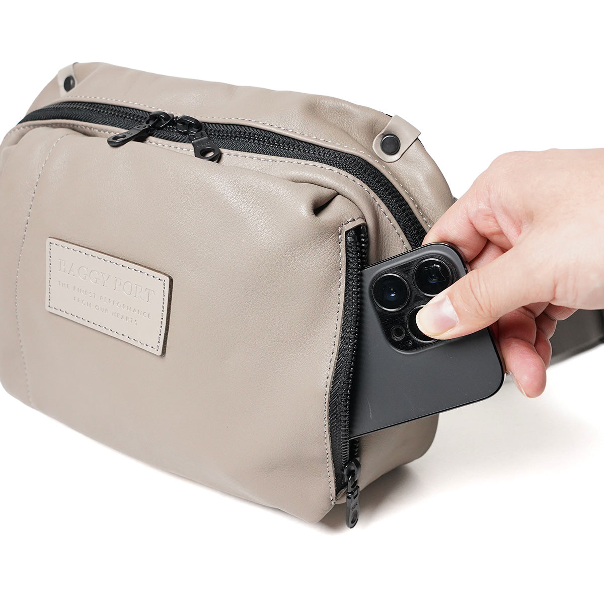 オイルソフトレザー ヨコ型 ボディバッグ YNM990