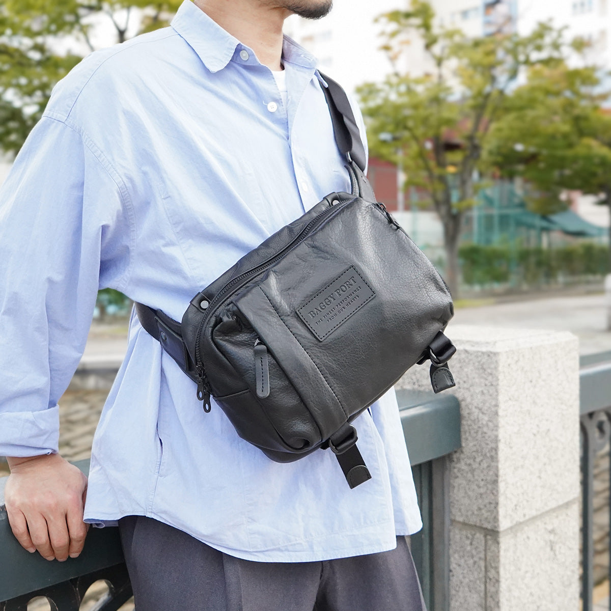 オイルソフトレザー ヨコ型 ボディバッグ YNM990