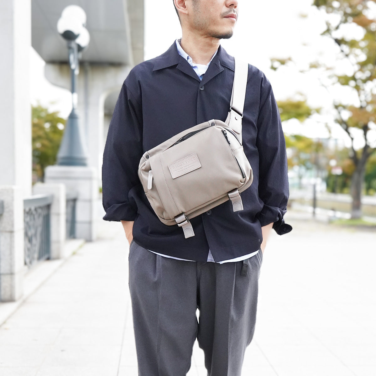 オイルソフトレザー ヨコ型 ボディバッグ YNM990