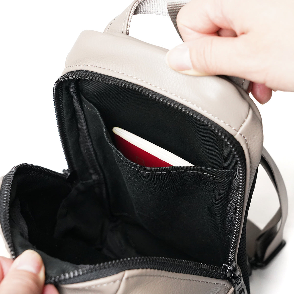 オイルソフトレザー タテ型 ボディバッグ YNM991