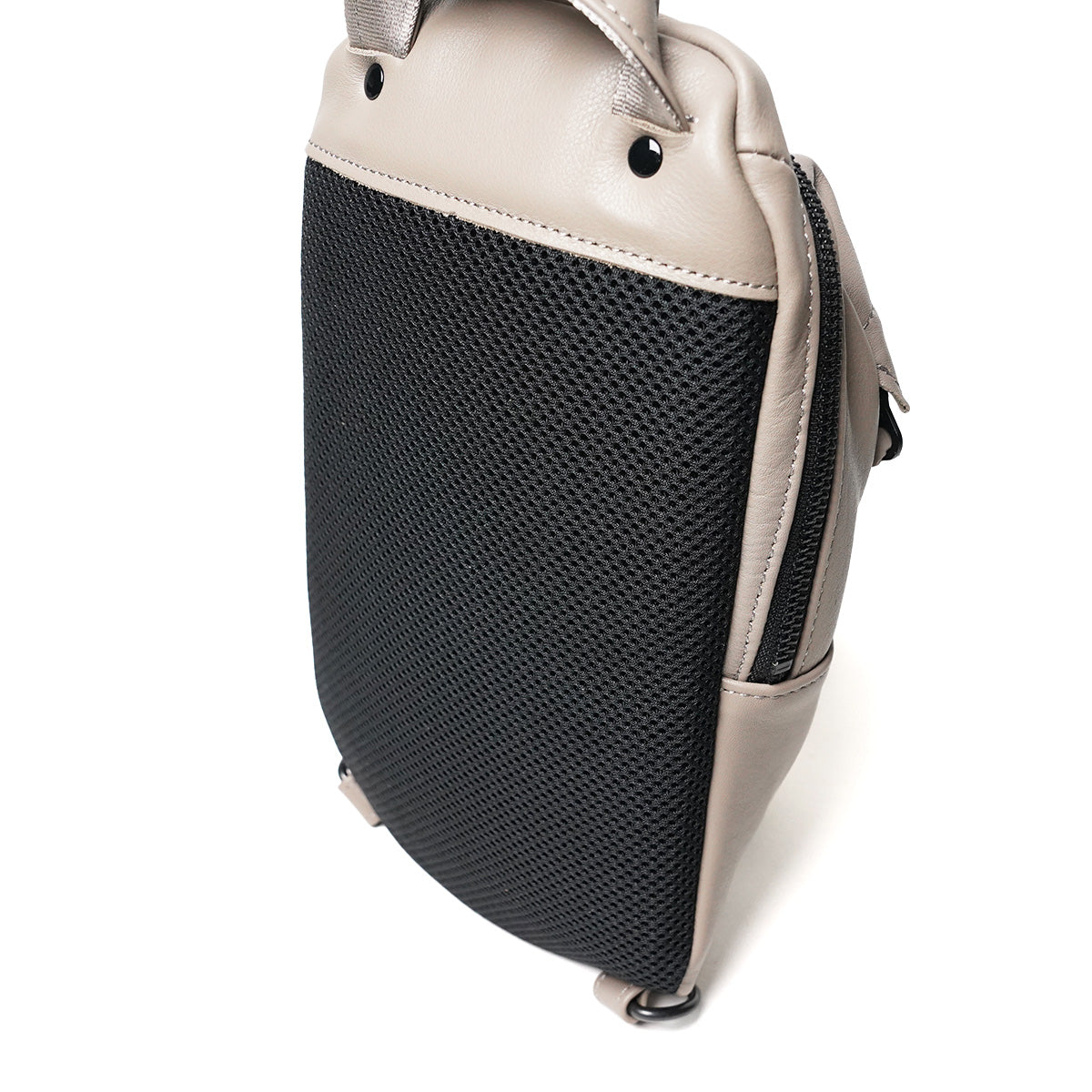 オイルソフトレザー タテ型 ボディバッグ YNM991