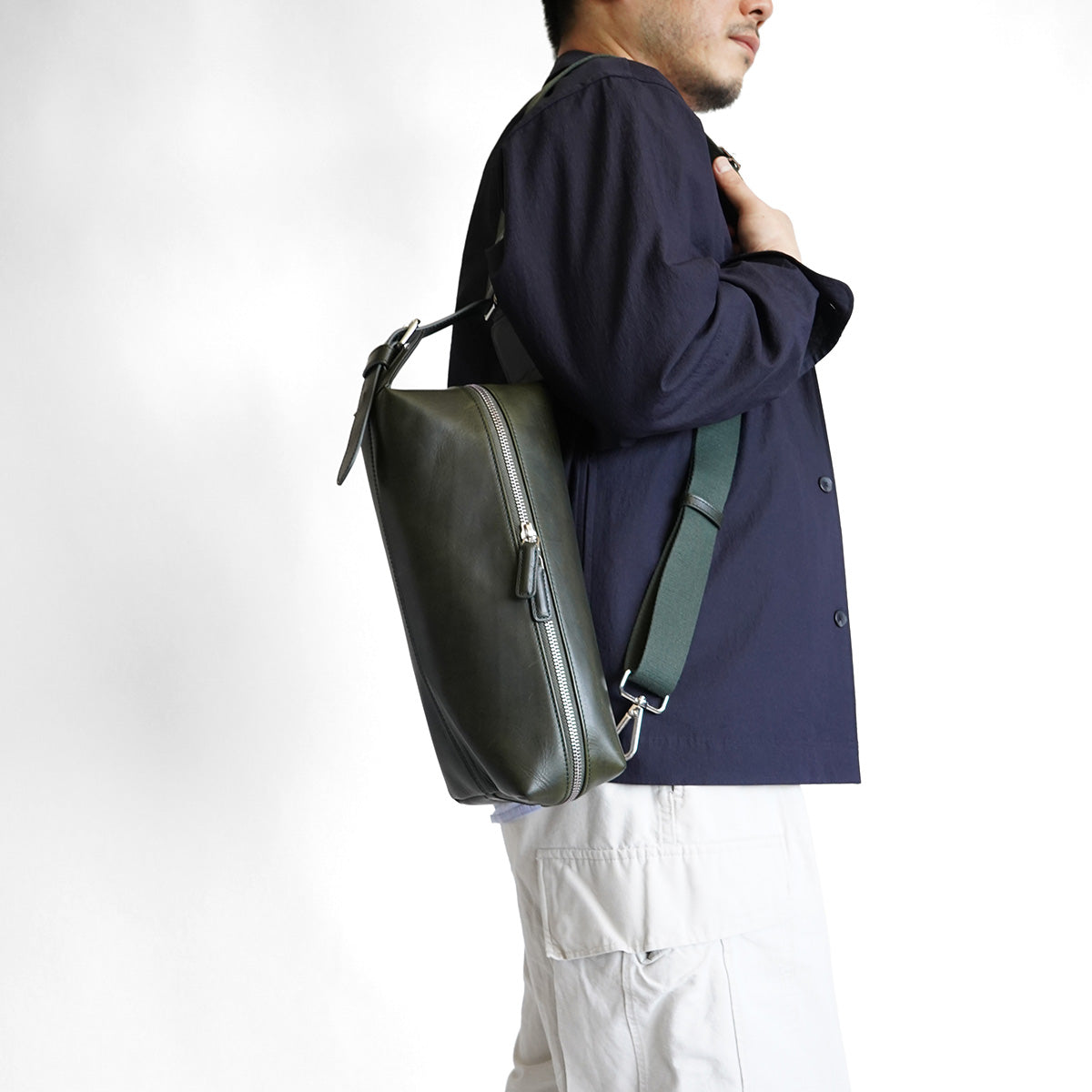 OIL PULLUP -オイルプルアップ- 筒形2WAY クラッチショルダーバッグ ZKM4000