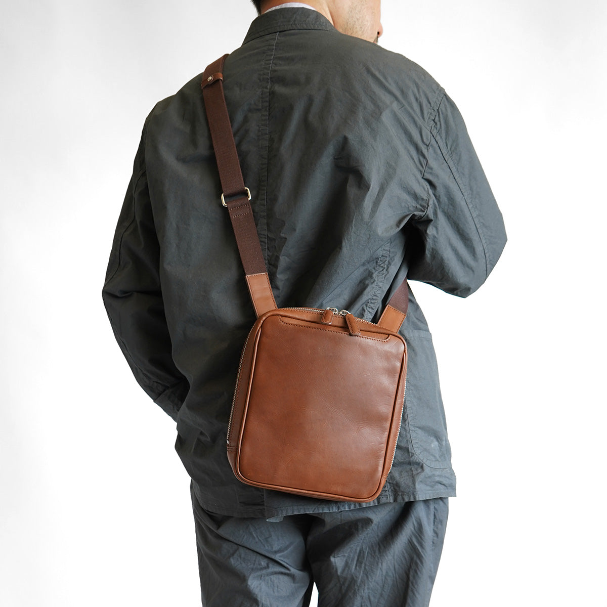 OIL PULLUP -プルアップ- スクエアショルダーバッグ ZKM4001