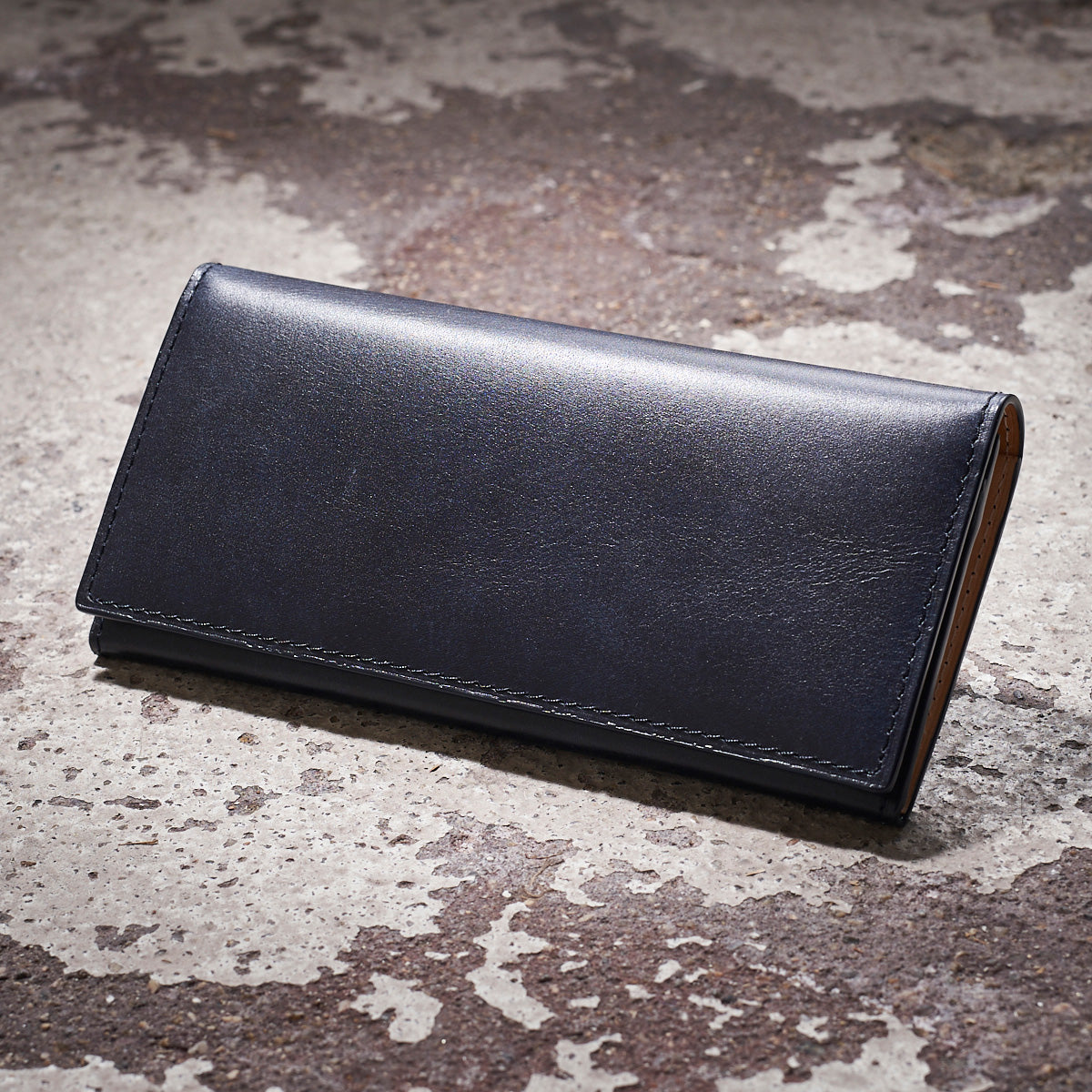 Indigo-dyed leather long wallet ZYS090