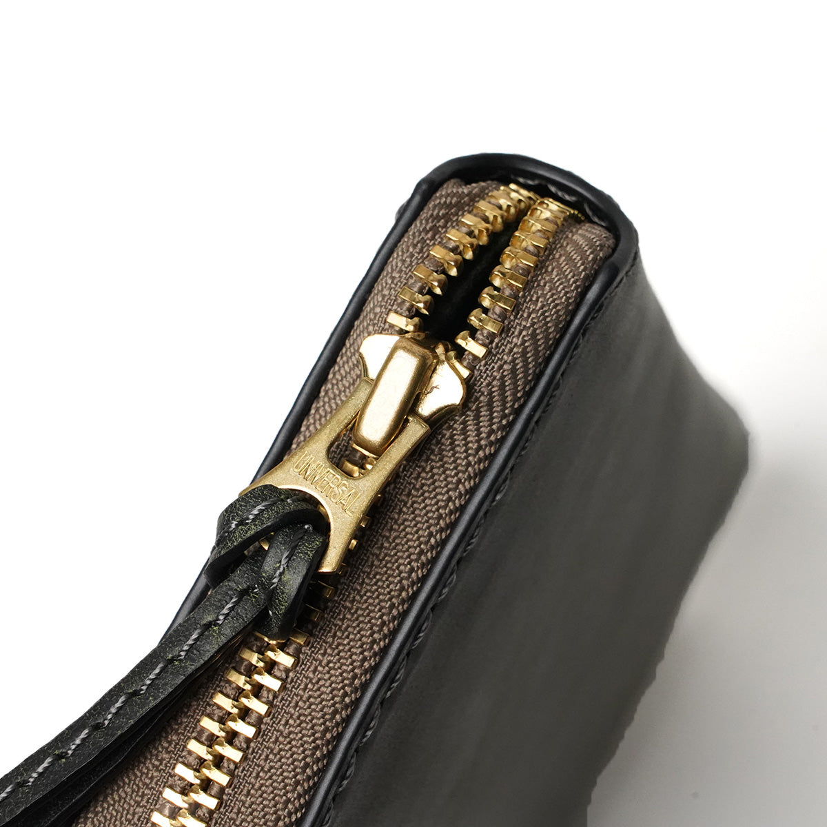 BLACK ON - Round Zipper Long Wallet ZYS1100