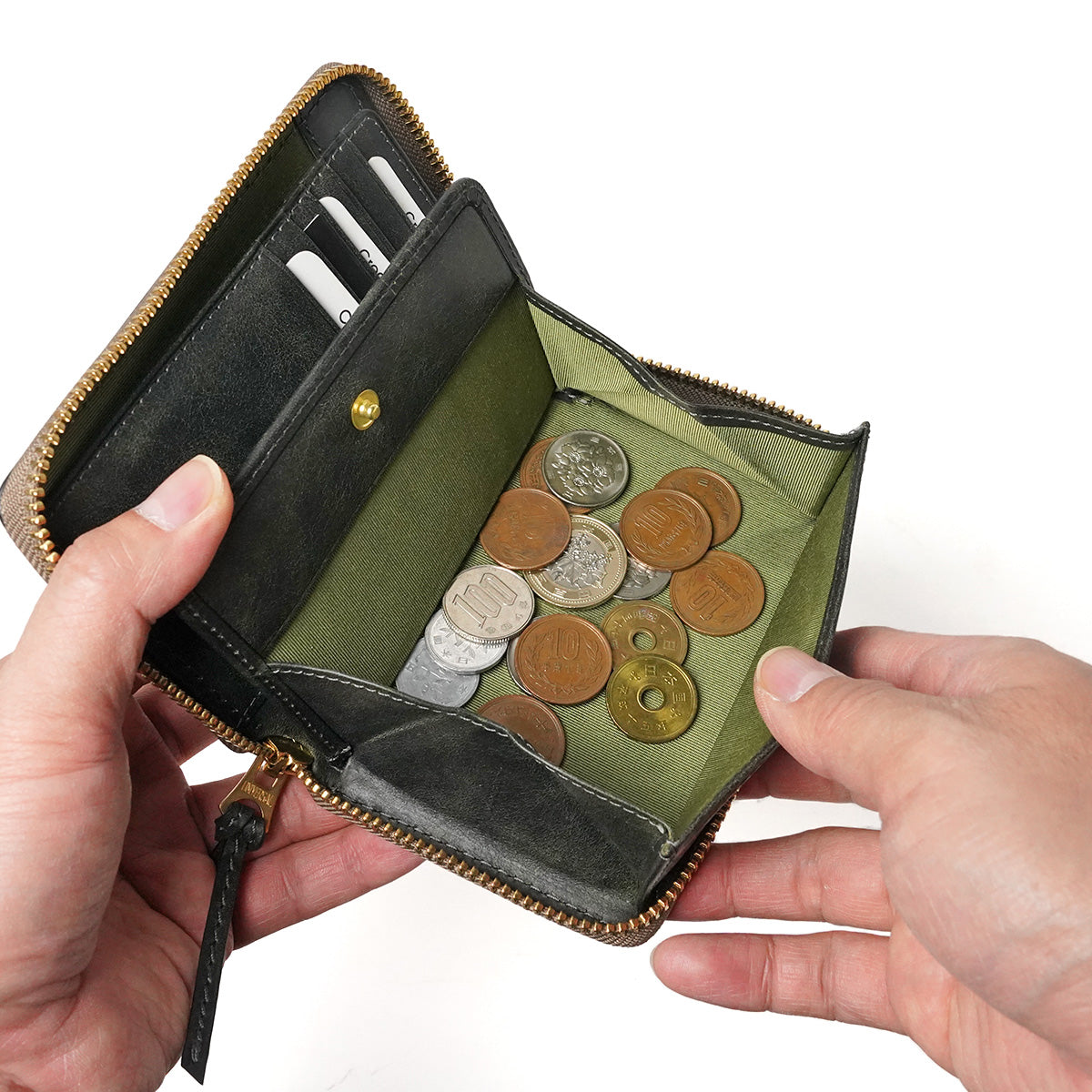 BLACK ON - Black On - Round Zipper Half Wallet ZYS1101