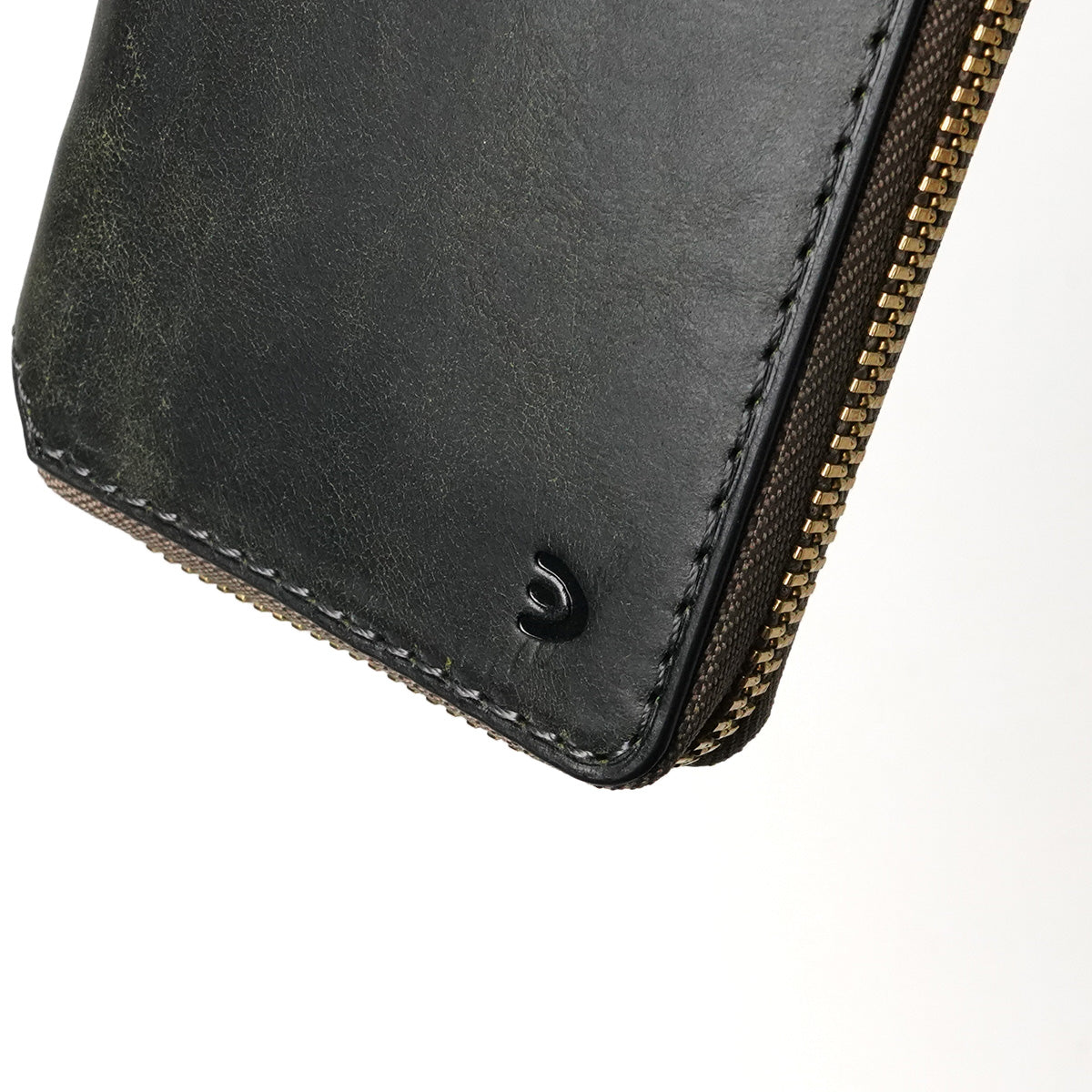 BLACK ON - Black On - Round Zipper Half Wallet ZYS1101